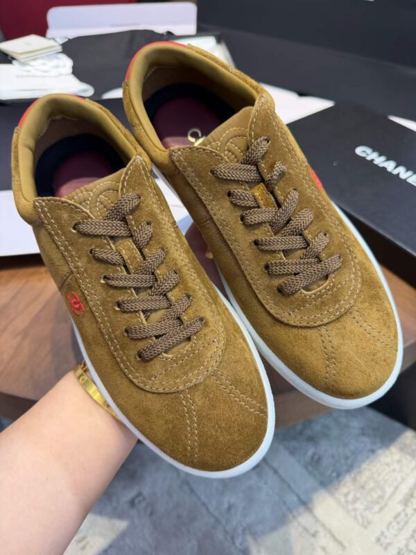 CHANEL Sneakers