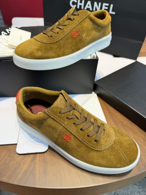 CHANEL Sneakers
