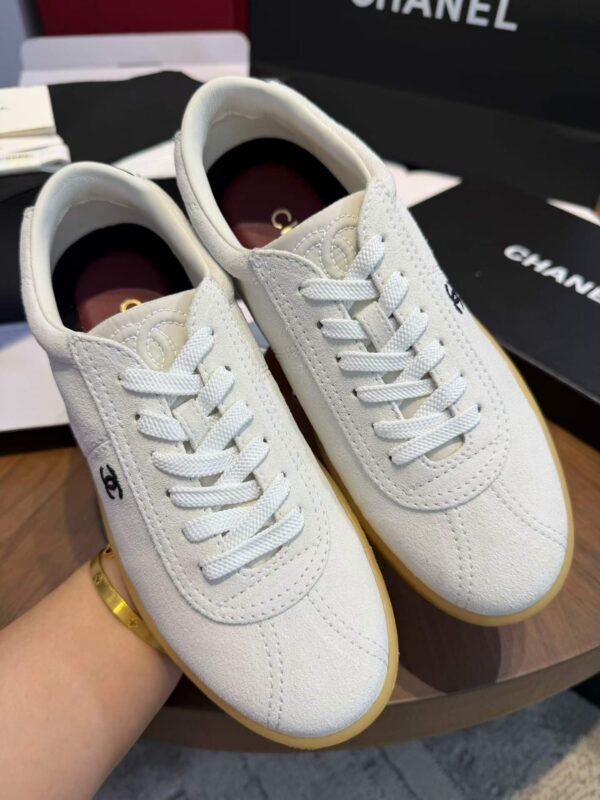 CHANEL Sneakers