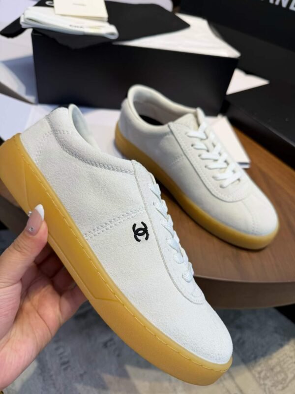 CHANEL Sneakers