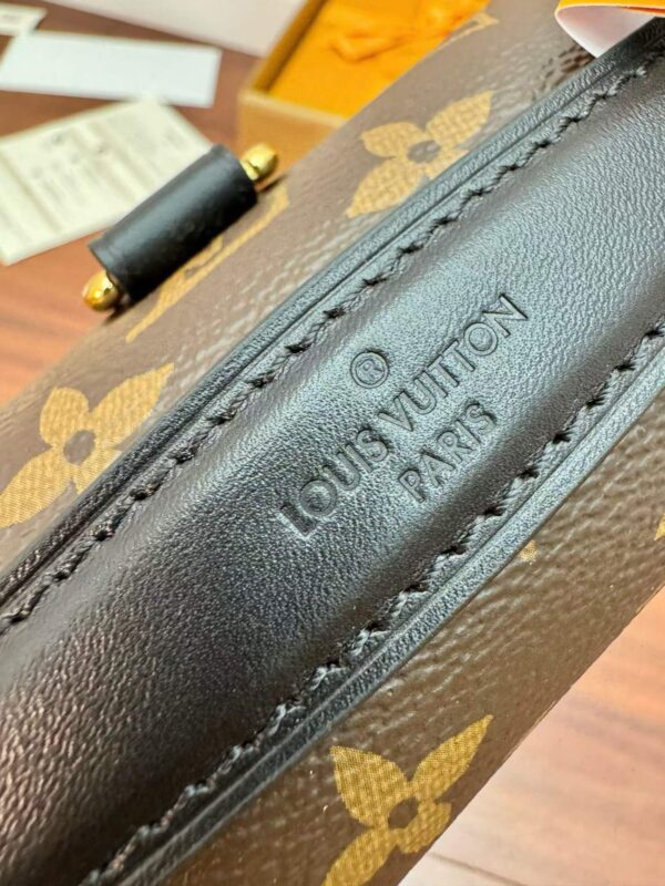 LOUIS VUITTON  M11941 Pochette Métis Backpack