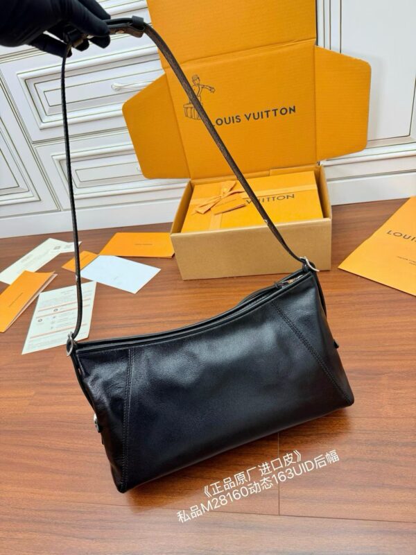 LOUIS VUITTONM28160 CarryAll East West Bag