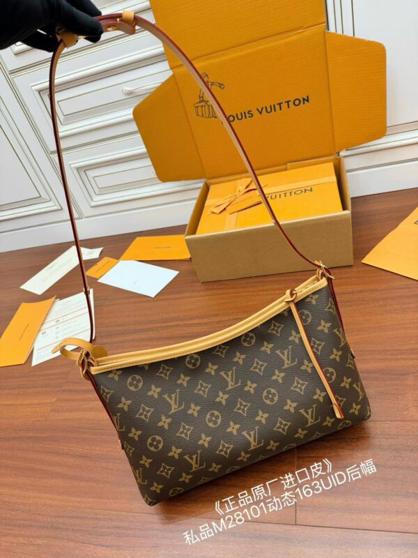 LOUIS VUITTON M28101 CarryAll East West Bag