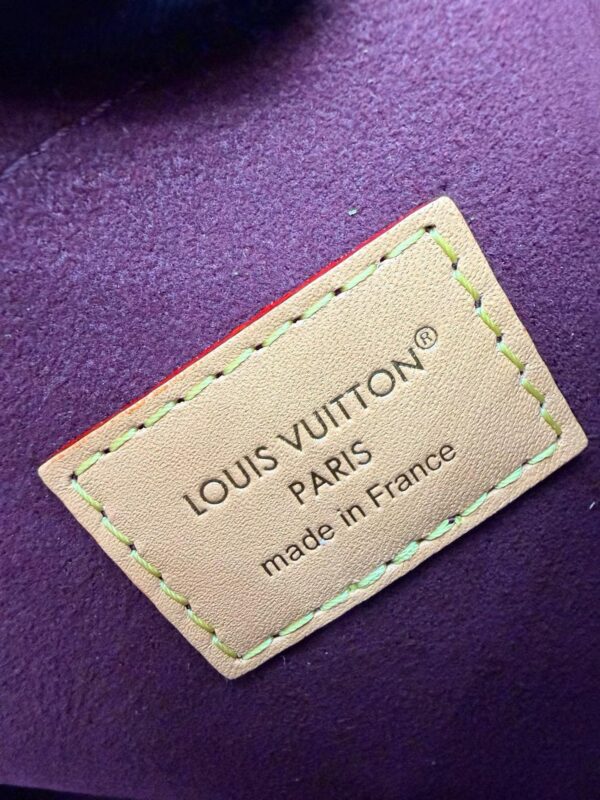 LOUIS VUITTON M28101 CarryAll East West Bag