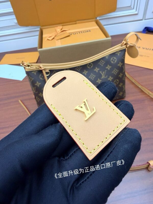 LOUIS VUITTON M28101 CarryAll East West Bag