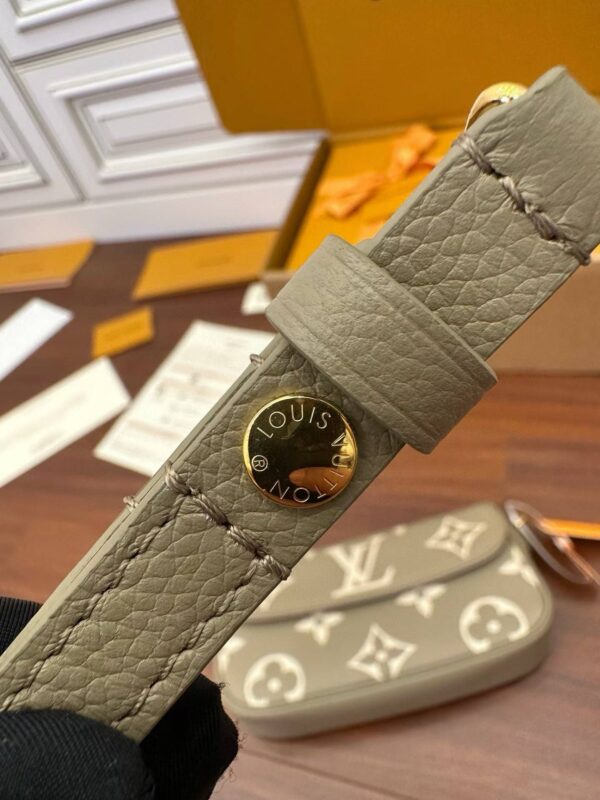 LOUIS VUITTON M82211 Ivy Wallet on Chain Bag