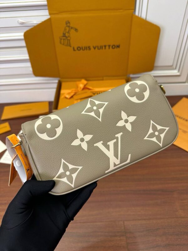 LOUIS VUITTON M82211 Ivy Wallet on Chain Bag