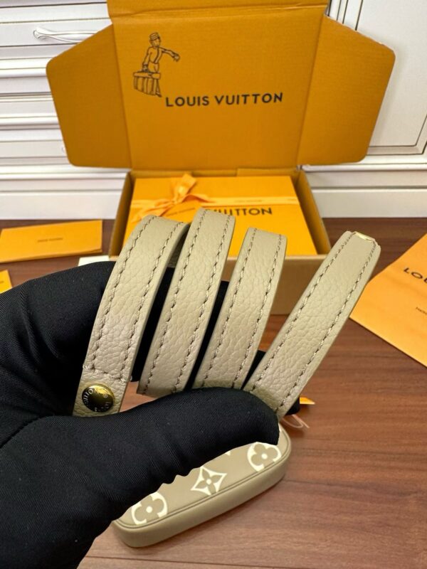 LOUIS VUITTON M82211 Ivy Wallet on Chain Bag