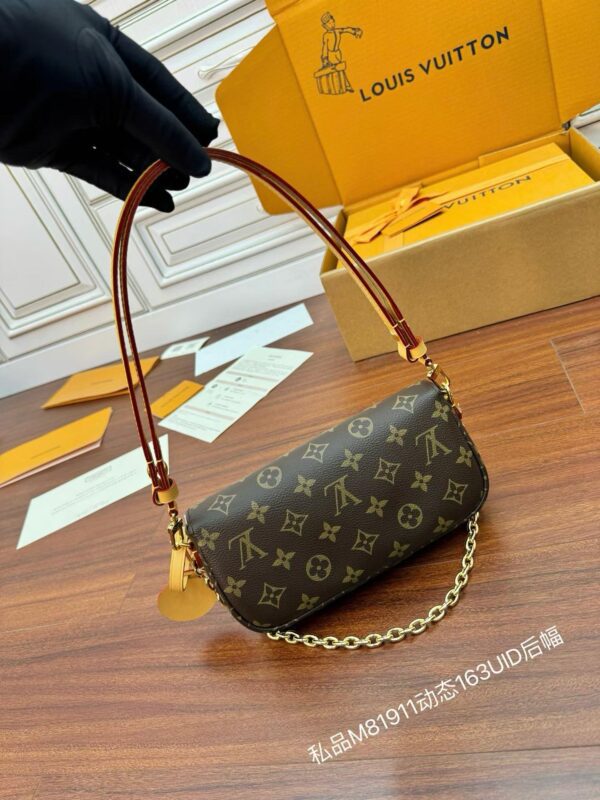 LOUIS VUITTON  M81911Ivy Wallet On Chain Bag