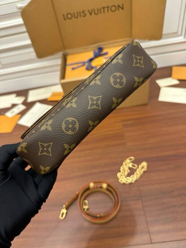 LOUIS VUITTON  M81911Ivy Wallet On Chain Bag