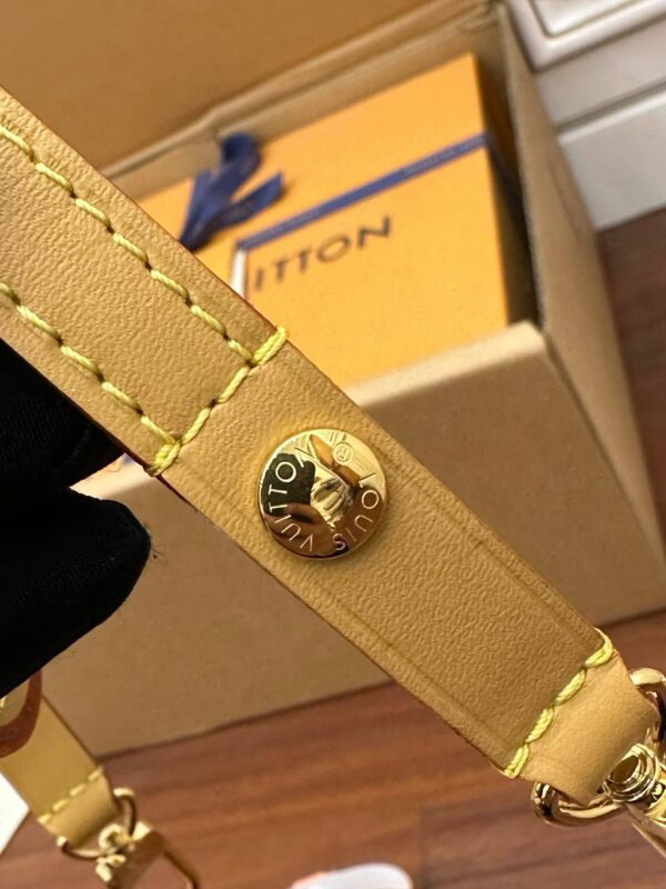 LOUIS VUITTON  M81911Ivy Wallet On Chain Bag