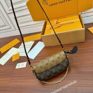 LOUIS VUITTON  M26587 Ivy Wallet On Chain Bag