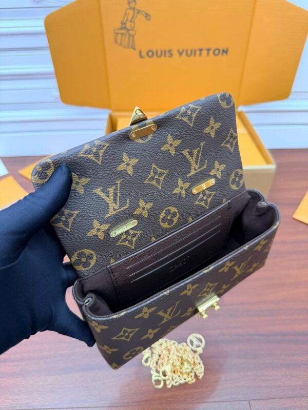 LOUIS VUITTON M28426 New Nano Madeleine Bag