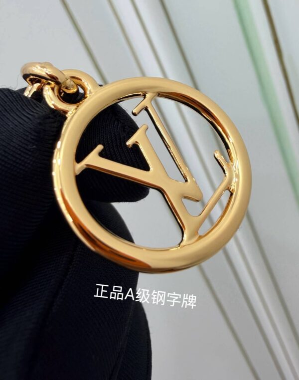 LOUIS VUITTON M28426 New Nano Madeleine Bag