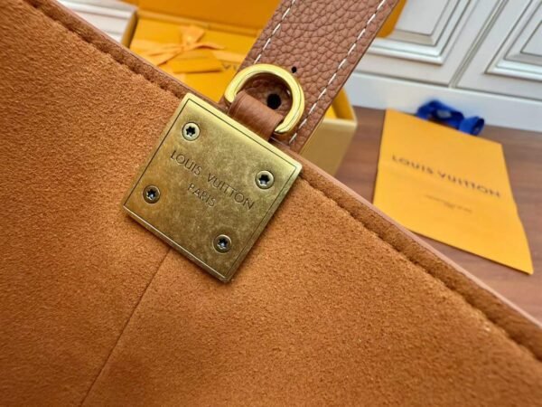 LOUIS VUITTON M25543 Low Key All In BB Bag