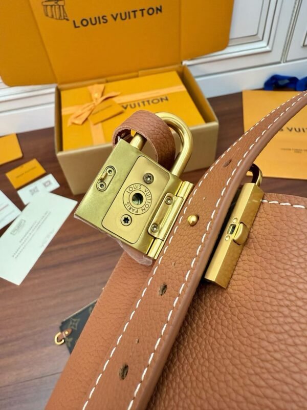 LOUIS VUITTON M25543 Low Key All In BB Bag
