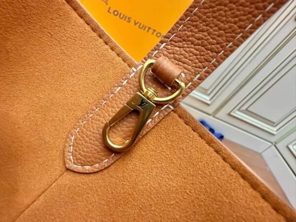 LOUIS VUITTON M25543 Low Key All In BB Bag