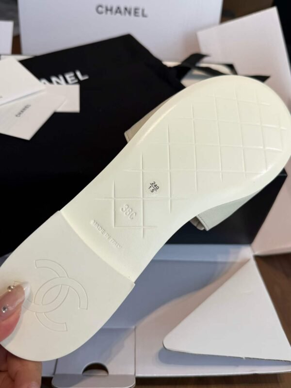 CHANEL   slippers