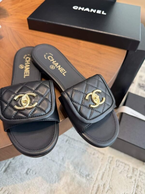 CHANEL   slippers
