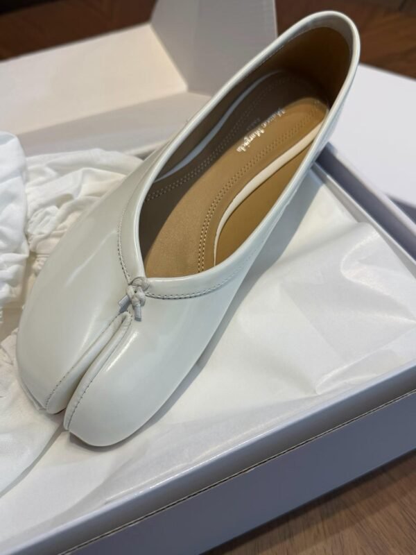 Magila MM6 Toe-separating shoes