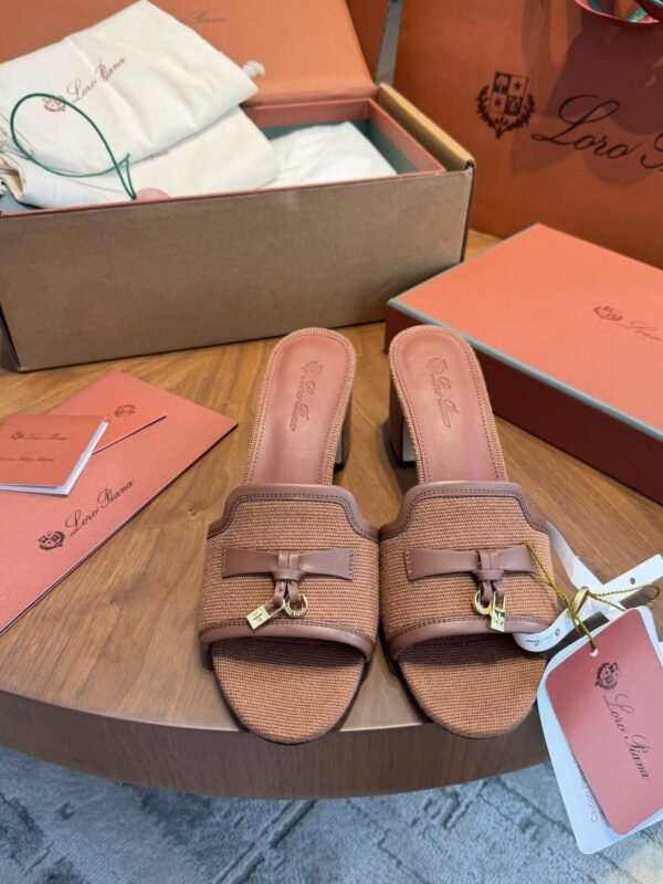 LORO PIANA slippers