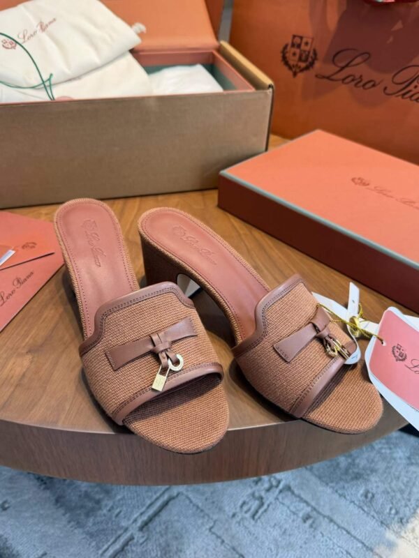 LORO PIANA slippers