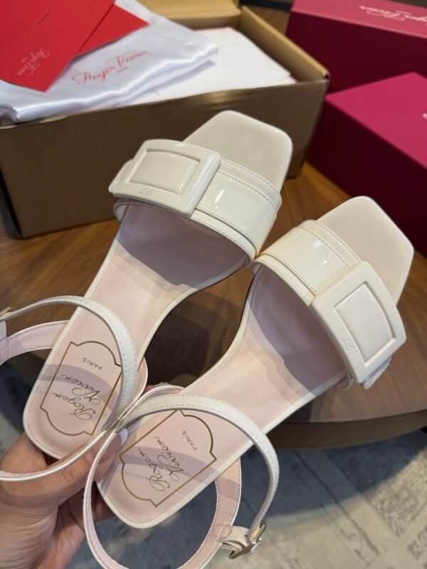 ROGER VIVIER Sandals