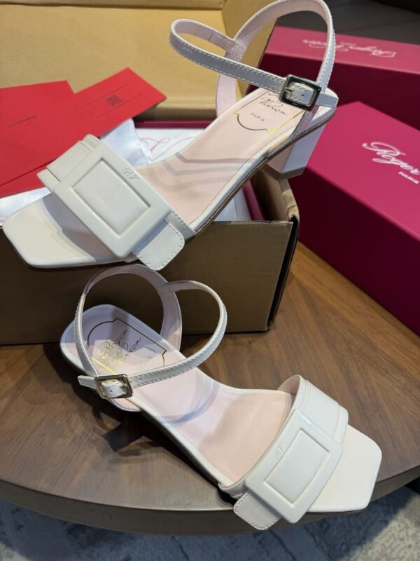 ROGER VIVIER Sandals