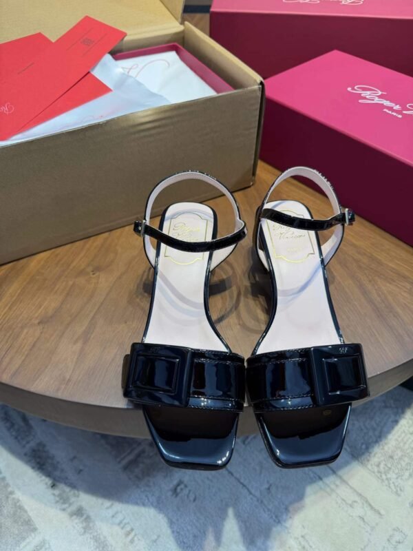 ROGER VIVIER Sandals
