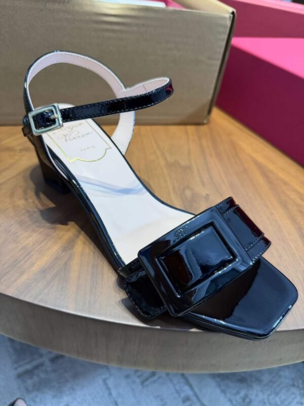 ROGER VIVIER Sandals