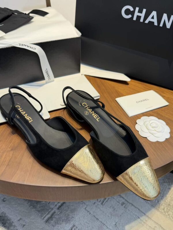 CHANEL Sandals