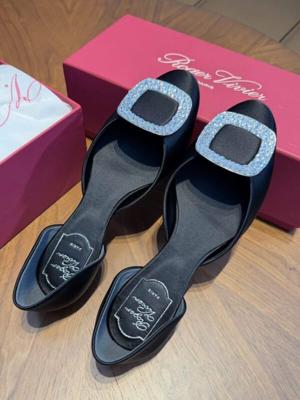 ROGER VIVIER Sandals
