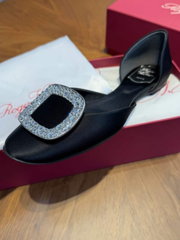 ROGER VIVIER Sandals