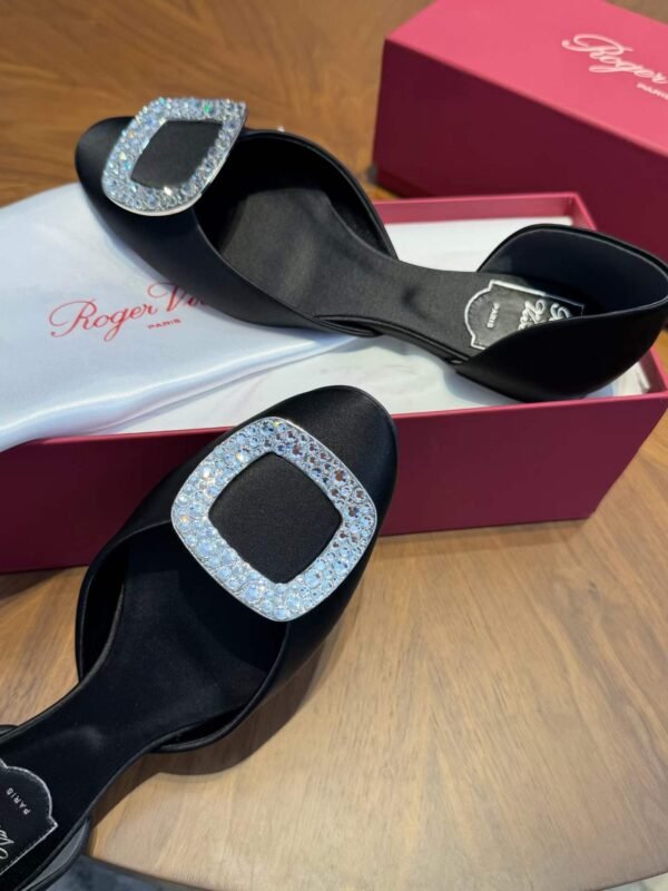 ROGER VIVIER Sandals