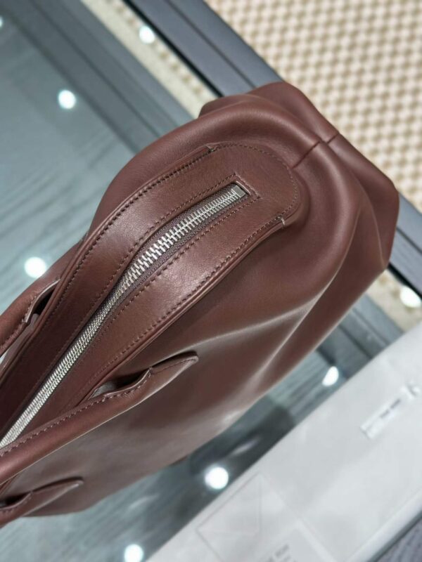 THE ROW Agnes 12 BAG