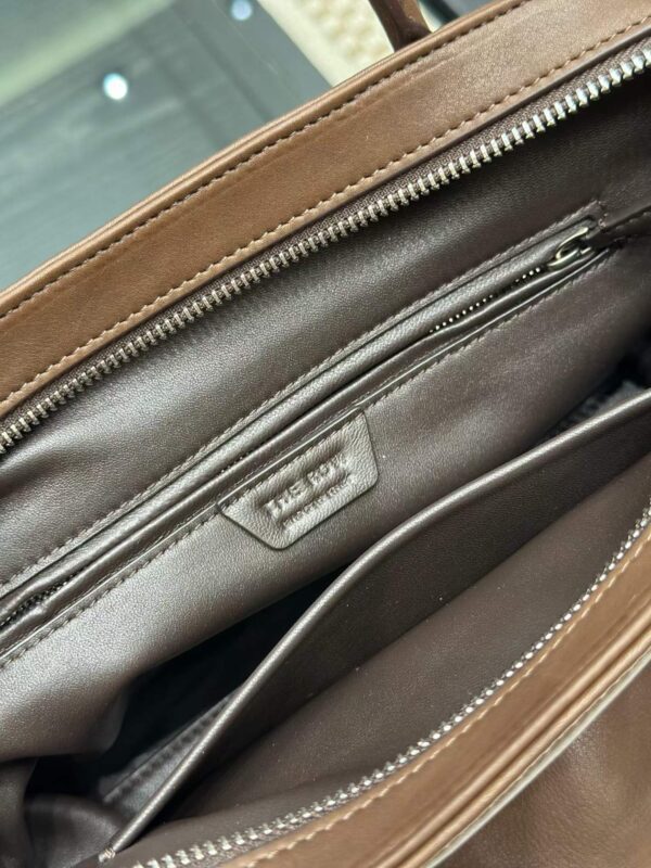 THE ROW Agnes 12 BAG