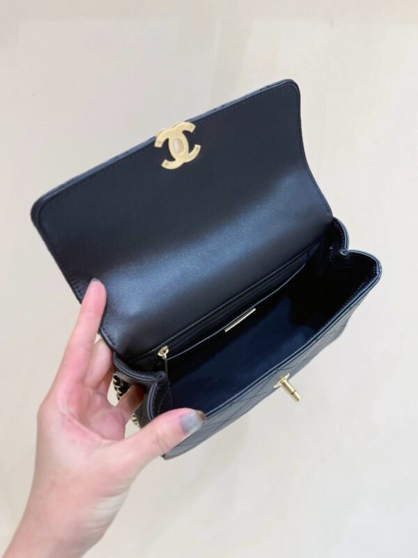 CHANEL Flap Bag
