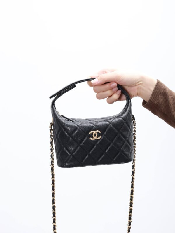 CHANEL Classic Clutch with Chain