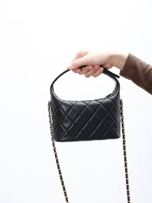CHANEL Classic Clutch with Chain