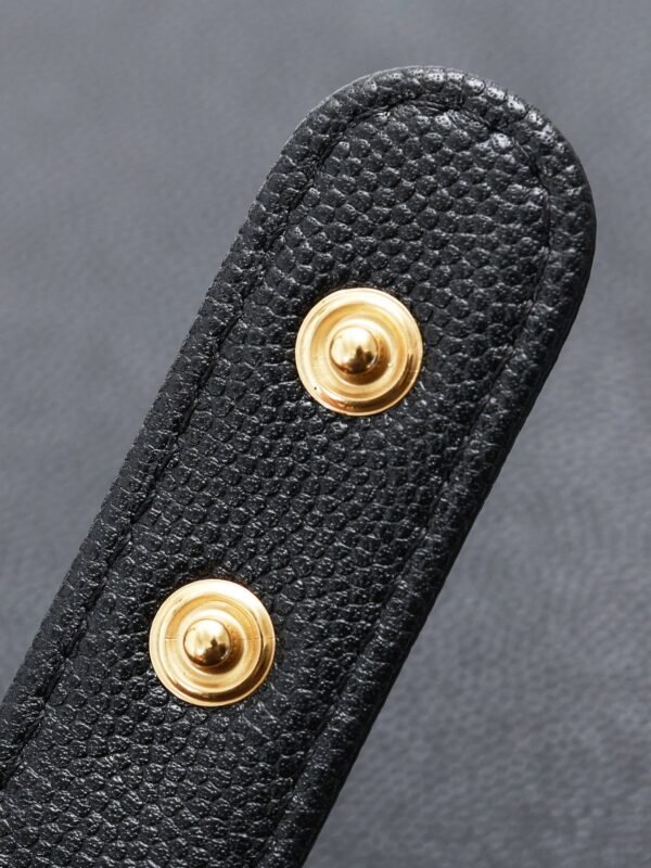 CHANEL Classic Clutch with Chain