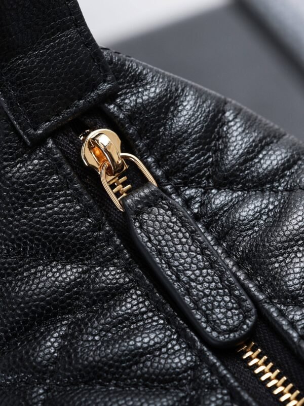 CHANEL Classic Clutch with Chain
