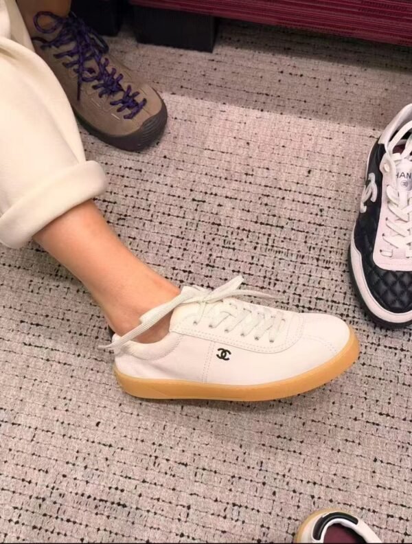 CHANEL Sneakers