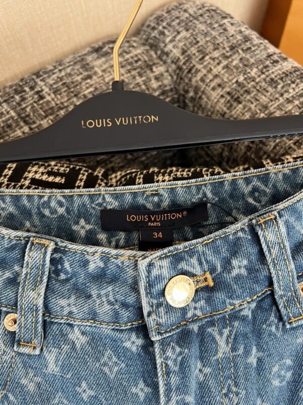 LOUIS VUITTON Jeans