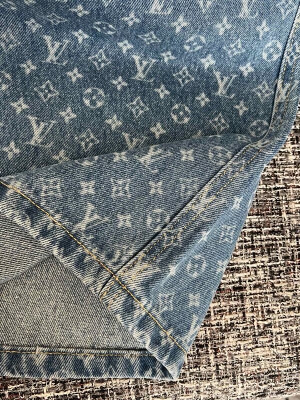LOUIS VUITTON Jeans