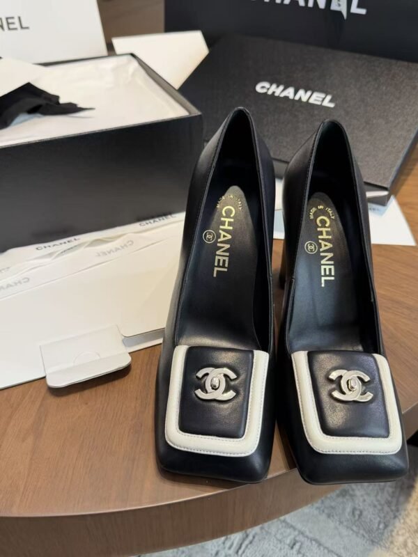 CHANEL  High-heeled shoes