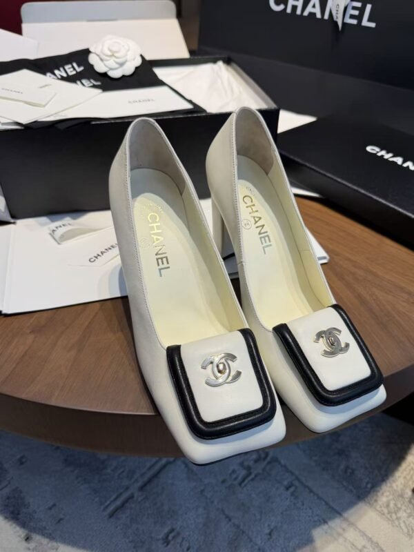 CHANEL  High-heeled shoes