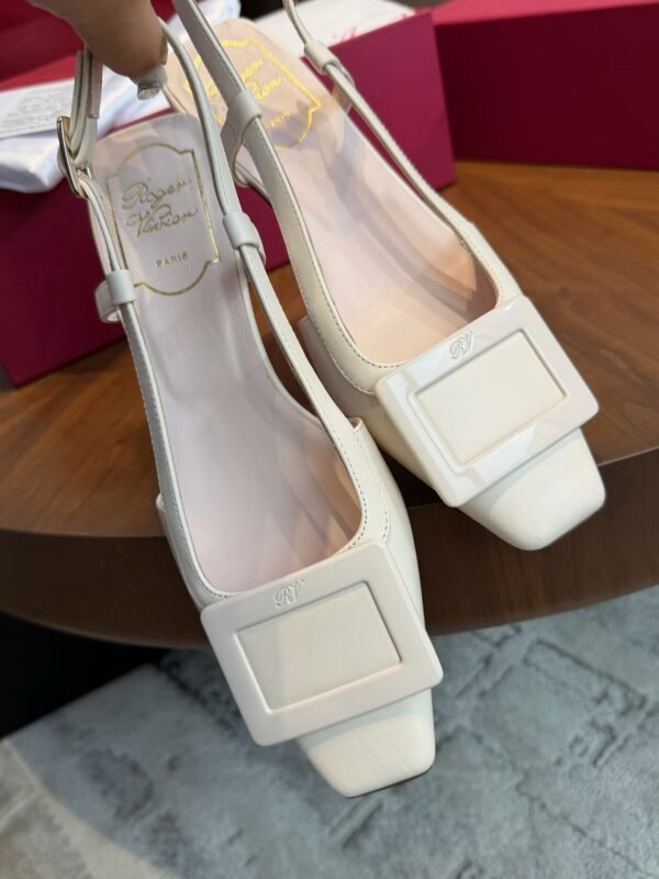 ROGER VIVIER Sandals