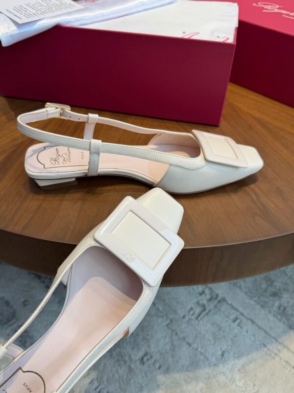 ROGER VIVIER Sandals