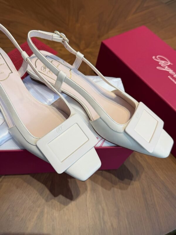 ROGER VIVIER Sandals