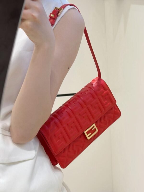 FENDI  BAGUETTE